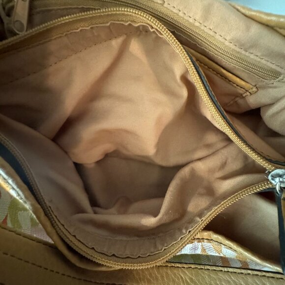 Etienne Aigner Designer Purse - Picture 7 of 9